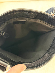 GUCCI Unisex GG Monogram Messenger Crossbody Bag / Black