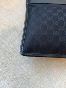 GUCCI Unisex GG Monogram Messenger Crossbody Bag / Black