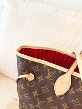 Load image into Gallery viewer, LOUIS VUITTON 2024 Monogram Neverfull MM Monogram Tote / Cherry
