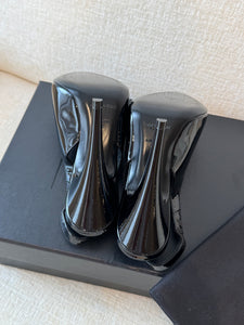 SAINT LAURENT Patent Leather Vernice Grupy 110 Slingback Pumps / Black / 37 EU