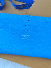 Load image into Gallery viewer, 💙NEW!!  LOUIS VUITTON 2025 Canvas Credit Card Holder / Gaston Blue
