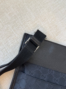GUCCI Unisex GG Monogram Messenger Crossbody Bag / Black